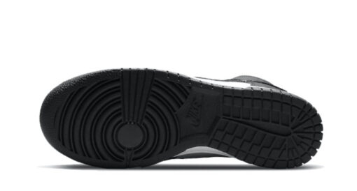 NIKE SB DUNK HIGH PANDA - Image 5