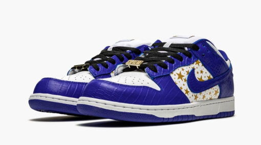 NIKE SB DUNK LOW SUPREME BLUE - Image 4