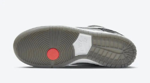 NIKE SB DUNK LOW VX1000 CAMCORDER - Image 4