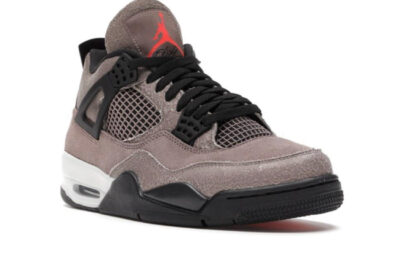 NIKE AIR JORDAN 4 TAUPE HAZE