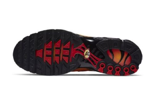 NIKE AIR MAX PLUS TN VOLCANO - Image 4