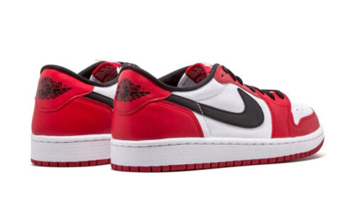 NIKE AIR JORDAN 1 LOW RETRO CHICAGO - Image 3