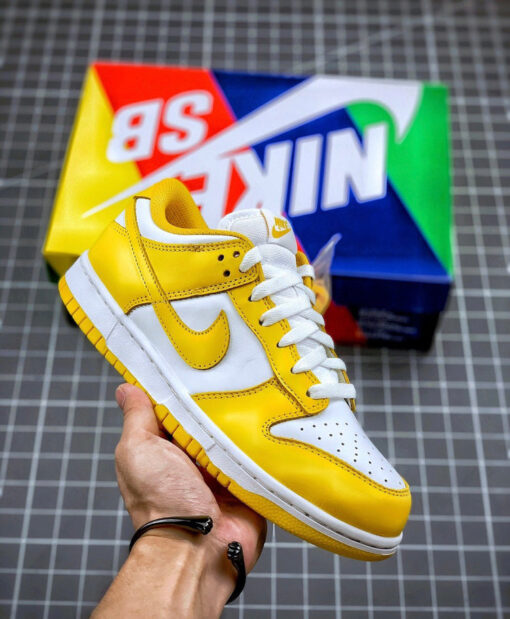 NIKE SB DUNK LOW YELLOW - Image 5