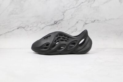 Yeezy Foam RNNR Black