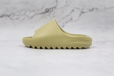 Yeezy Slide Resin