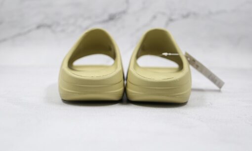 Yeezy Slide Resin - Image 3