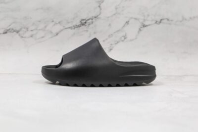 Yeezy Slide Resin Black