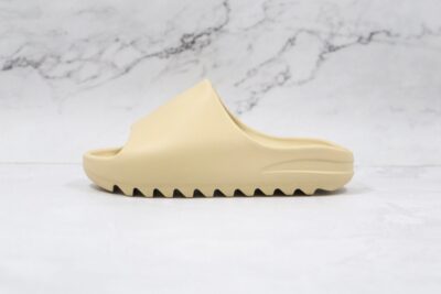 Yeezy Slide Desert Sand