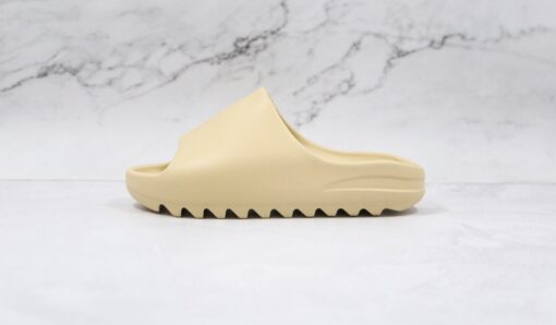 Yeezy Slide Desert Sand