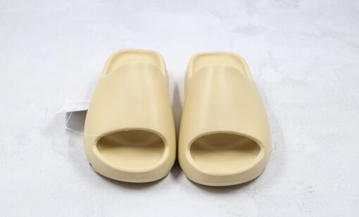 Yeezy Slide Desert Sand - Image 2