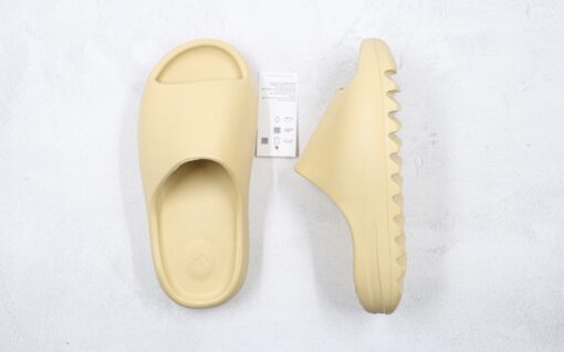 Yeezy Slide Desert Sand - Image 3