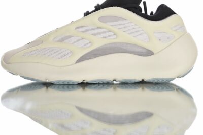 Yeezy Runner 700 V3″Azael”