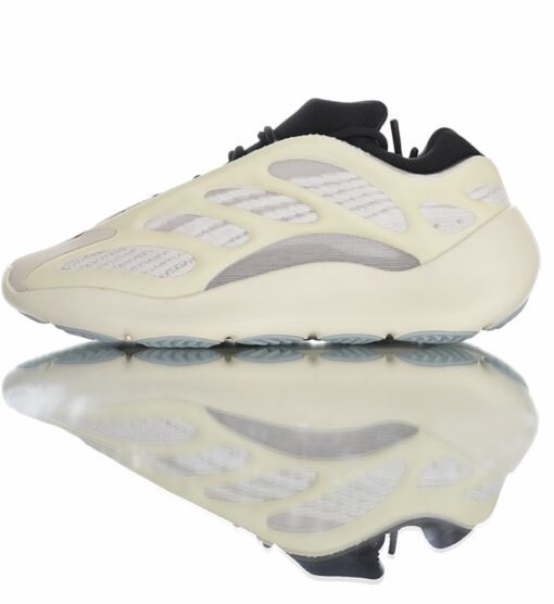 Yeezy Runner 700 V3″Azael”