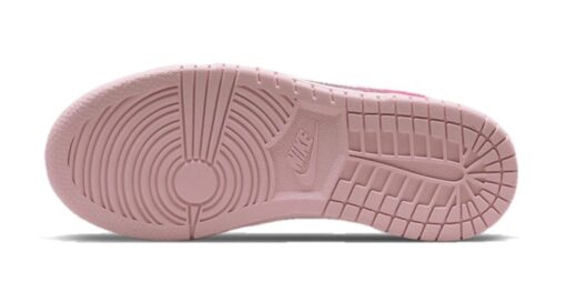 Nike SB Dunk Low Triple Pink - Image 5