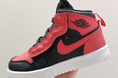 Nike Air Jordan 1 red black