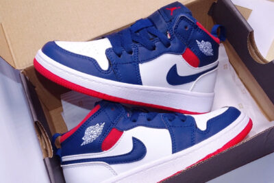 Nike Air Jordan 1 blue with lace