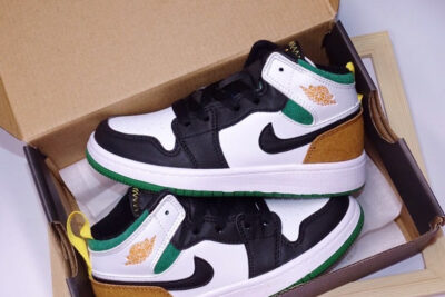 Nike Air Jordan 1 green with lace