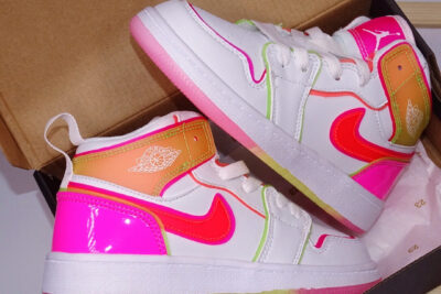 Nike Air Jordan 1 pink with lace