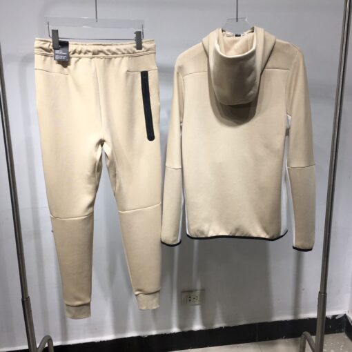 Nike Tech - Image 2