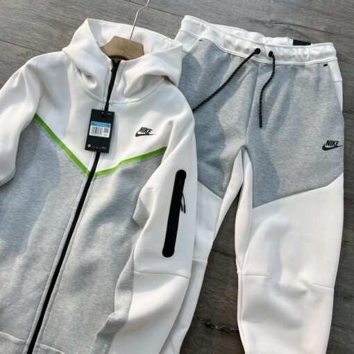 Nike Tech - Image 2