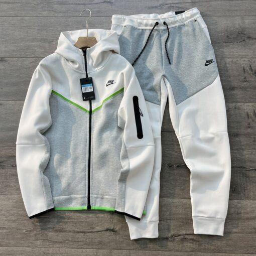 Nike Tech