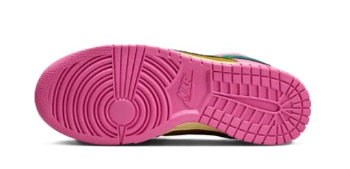 Nike SB Dunk Low Paris Goebel - Image 4