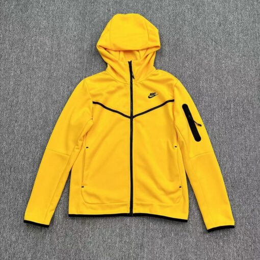 Nike Tech - Image 3