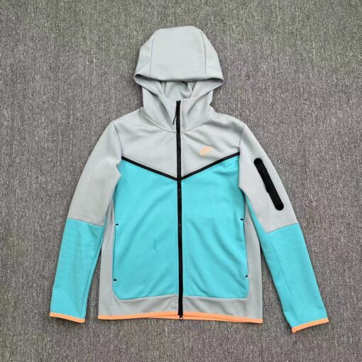 Nike Tech - Image 2