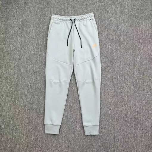 Nike Tech - Image 4