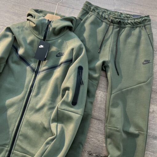 Nike Tech - Image 2