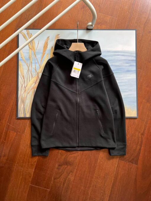 Nike Tech Fleece 2024 - Image 2