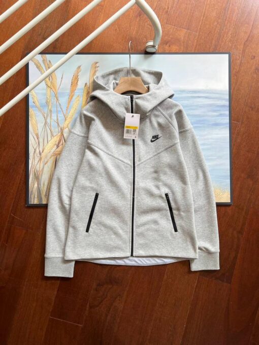 Nike Tech Fleece 2024 - Image 2