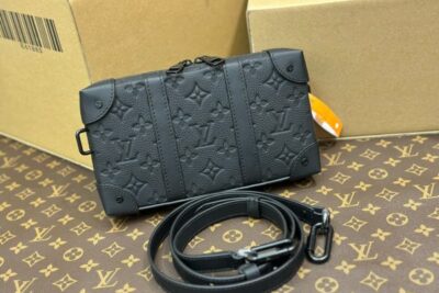 LV Wallet Bag