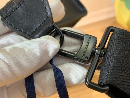 LV Wallet Bag - Image 5