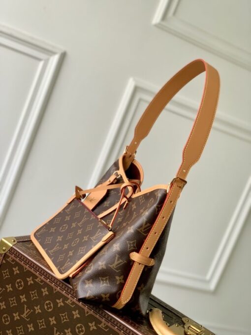 LV Tote Bag - Image 3