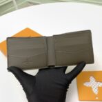 LV Wallet - Image 4