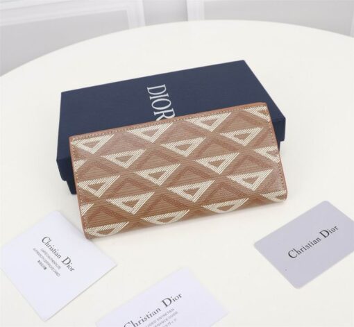 DIOR - Image 2