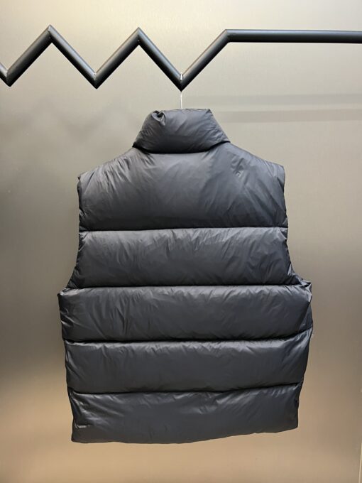 Double sided standing collar vest - Image 2