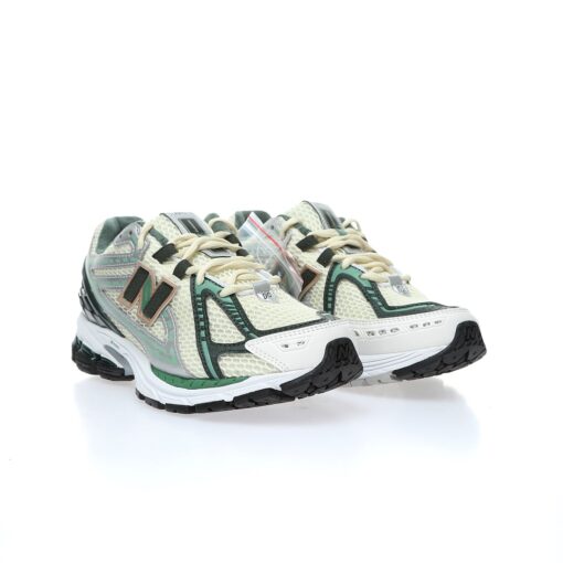 New Balance M1906R - Image 3