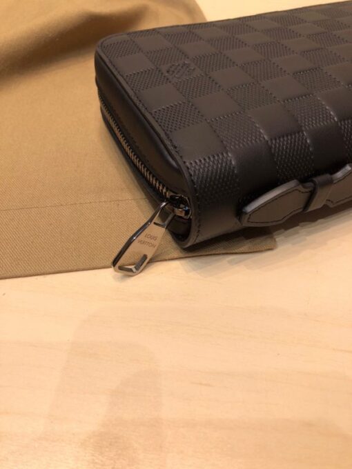 LV Wallet - Image 3