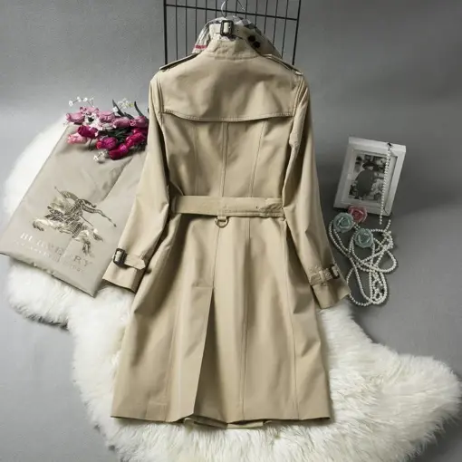 Burberry Women Jacket - Image 2