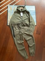 Nike Tech Fleece Olive