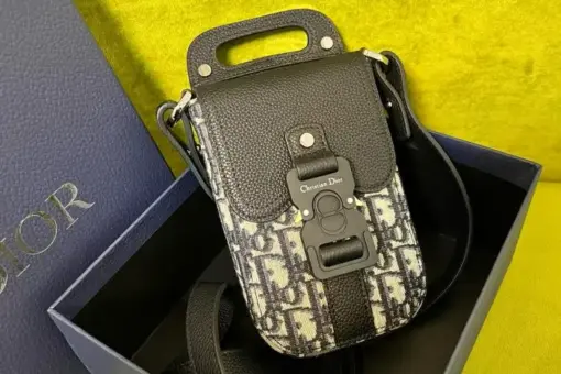 Dior Saddle Vertical Pouch With Strap