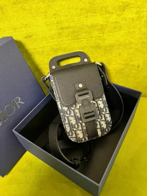Dior Saddle Vertical Pouch With Strap