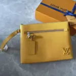LV Takeoff Pouch Yellow