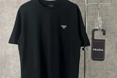 Prada logo-patch short-sleeve T-shirt black
