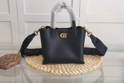 Coach Willow 18 Tote Bag In Leather Black