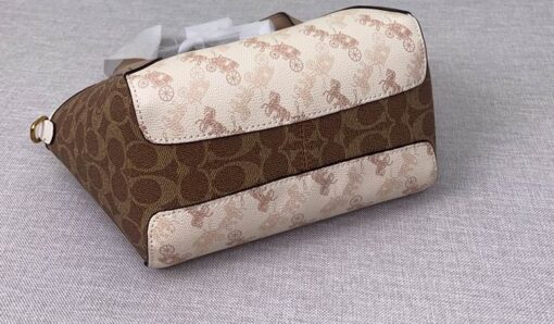 Coach Hadley Hobo 21 bag in Signature Canvas - Image 2