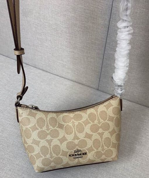 Coach Armpit Bag Golden