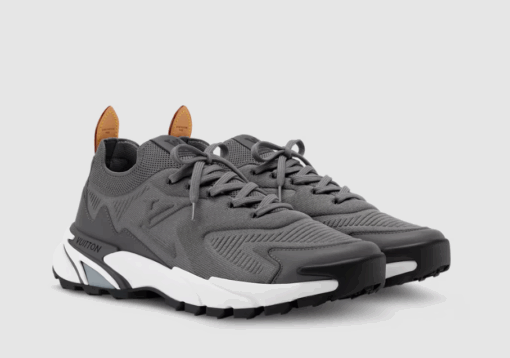 LV Runner Tatic Sneaker Grey - Image 2